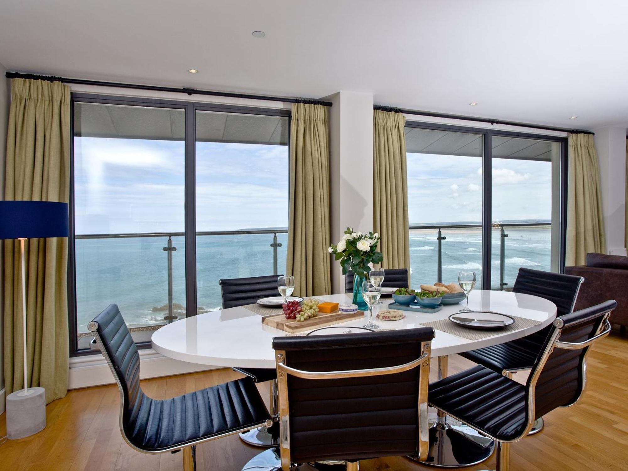 The Penthouse Bay View Apartment Westward Ho!  Bagian luar foto